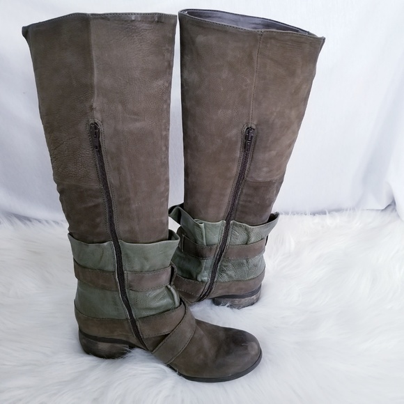 Boutique 9 Floyde Leather Boots - Picture 6 of 8